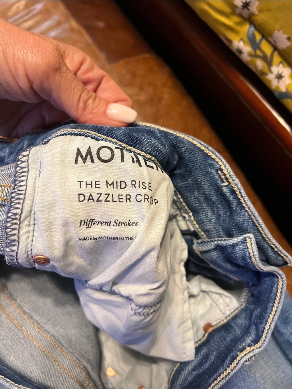 Mother denim mid rise Dazzler crop in Different Strokes - Picture 4 of 6